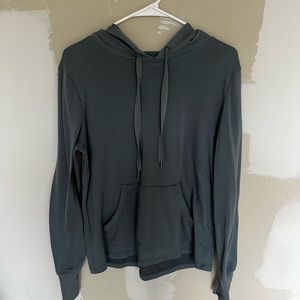 Freely flowy hooded shirt